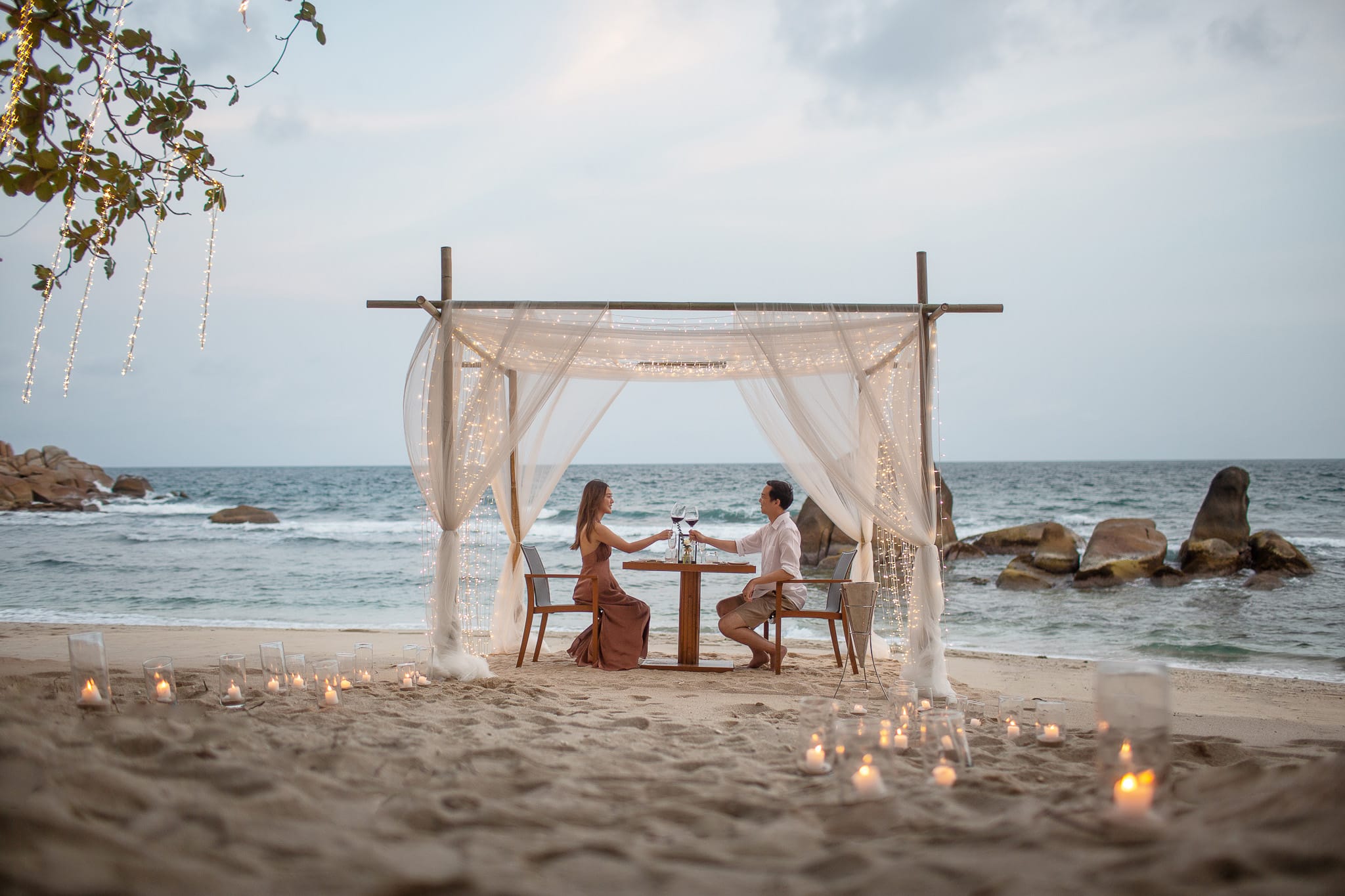 มื้อค่ำสุดโรแมนติกบนชายหาด